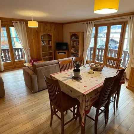 Large In - Close To The Slopes Apartment