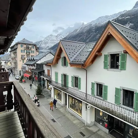 Flat In Pedestrian Area In *